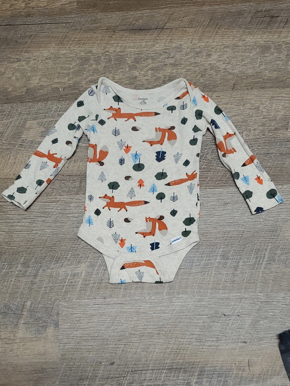 Gerber Onesie Beige Kitschy Fox Print Long Sleeve Bodysuit Unisex Infant 6-9M